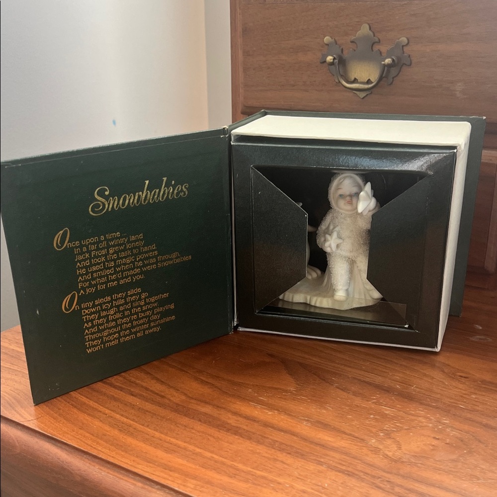 Department 56 Snowbabies Figurine in White and Black Box